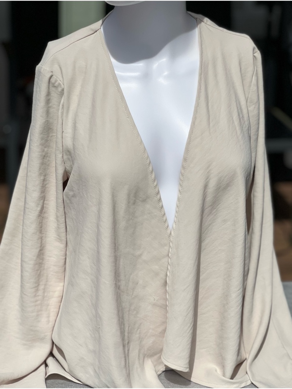 Philosophy (Nordstrom) Soft Cream Plunging Drape Blazer. Size XS.